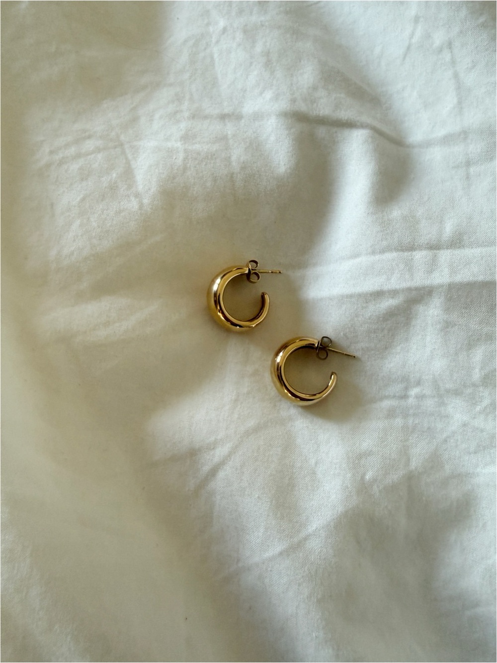 Aurate Gold Arch Hoop Earrings